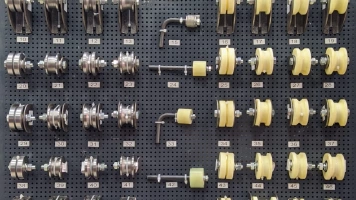 Ролики и комплектующие для откатных ворот