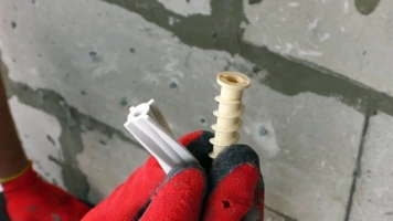 Как крепить к газобетону тяжелые конструкции?